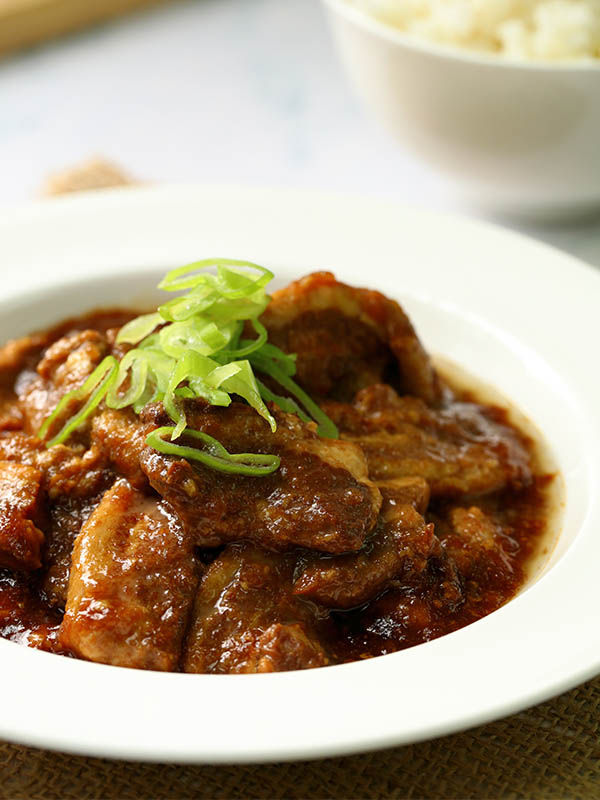 หมู 3 ชั้นเคี่ยวเปื่อยในเทอริยากิซอส